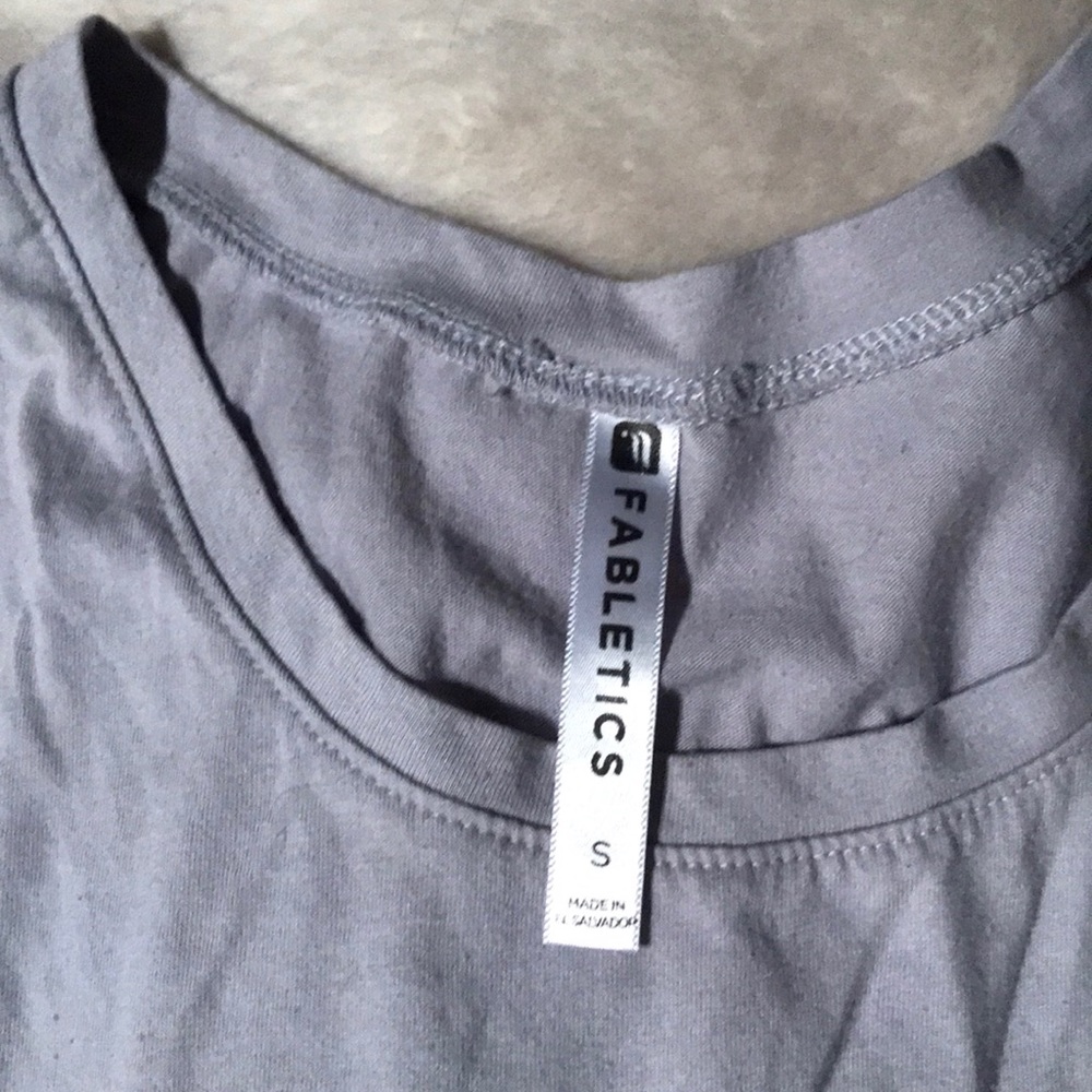 Fabletics workout tee - Picture 3 of 3